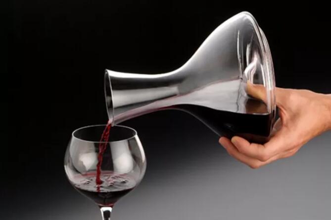 如何避免成為一瓶油膩的中年葡萄酒？
