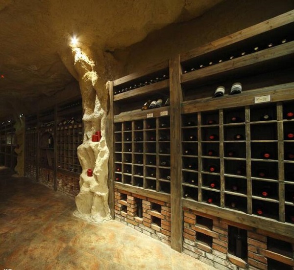 代替地下天然酒窖的现代专业酒窖