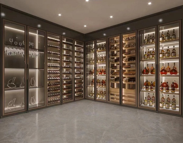 �ؾ��е���һ̨�þƹ������ơ�������״̬