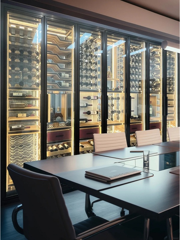 �ؾ��е���һ̨�þƹ������ơ�������״̬